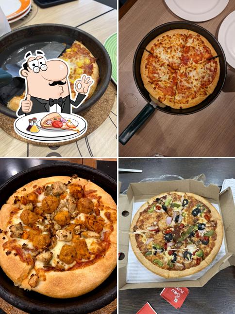 Pick pizza at Pizza Hut Vastrapur, Ahmedabad