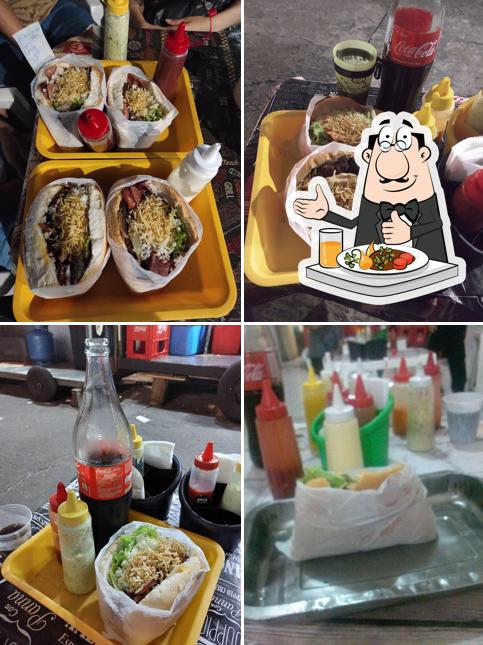 Comida em Mello's Lanches