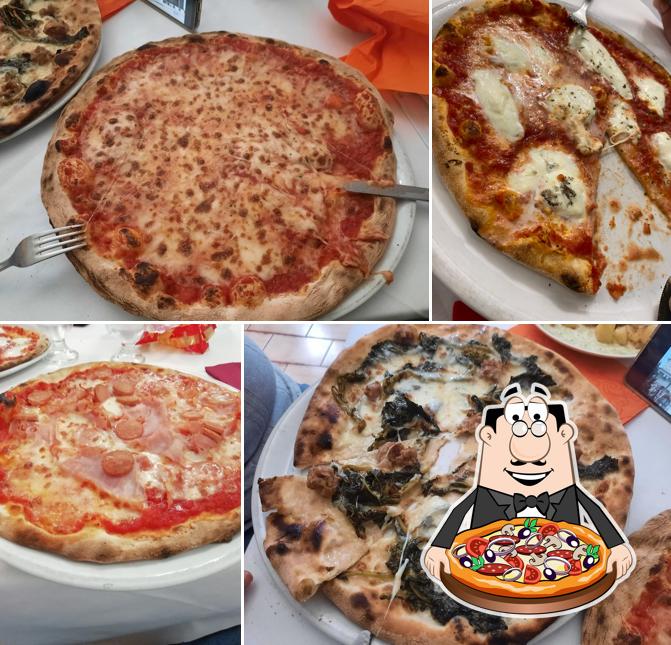 Scegli una pizza a Bella Napoli Ristorante Pizzeria