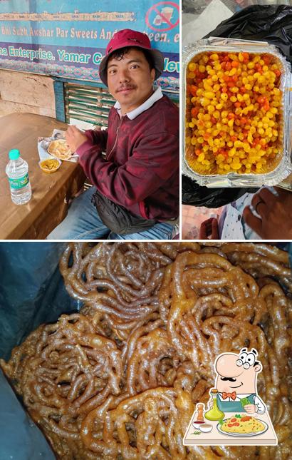 The picture of food and beverage at Gupta Ji Refreshment Center