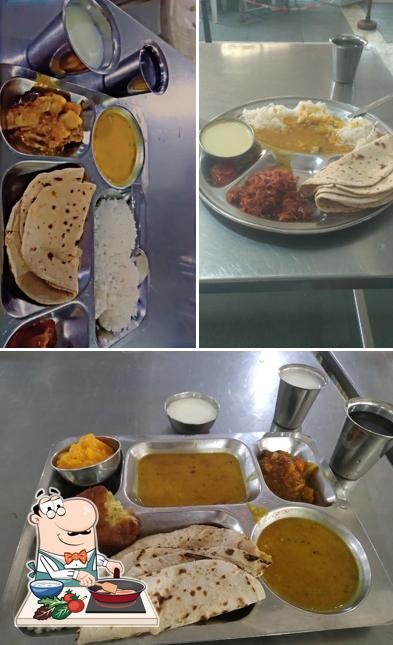 Chicken curry at North Indian Canteen - SSSP Nilayam
