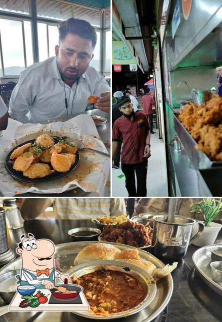 Chicken curry at Lonkarwada misal and snacks