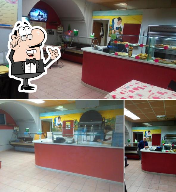 Gli interni di RistoPizza Take Away