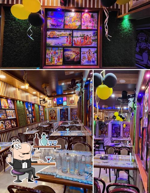The interior of The FOODCAST