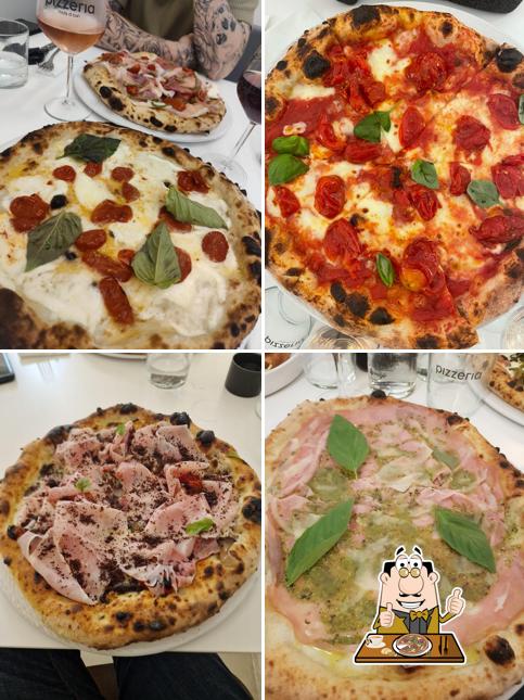 A Pizzeria 70042, puoi provare una bella pizza