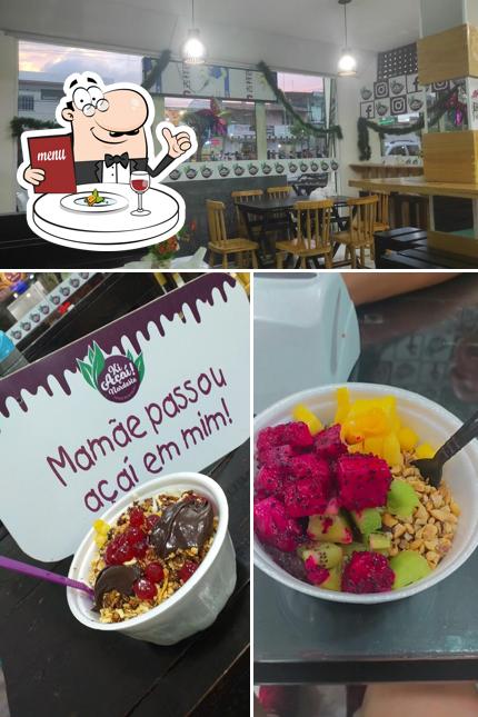 A comida e interior do restaurante