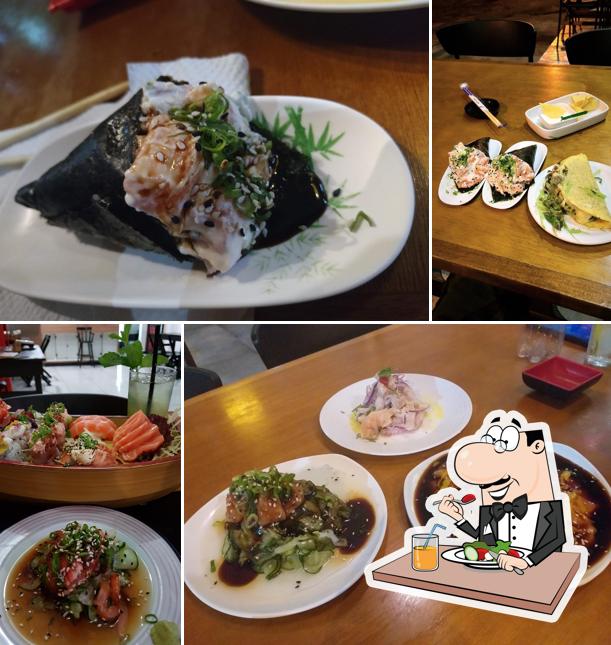 Platos en Okone Sushi