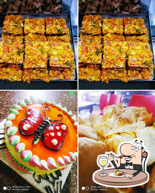 Food at Sri Krishna Iyangar Cake Shop