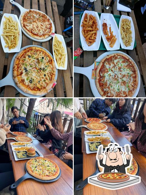 Order different variants of pizza