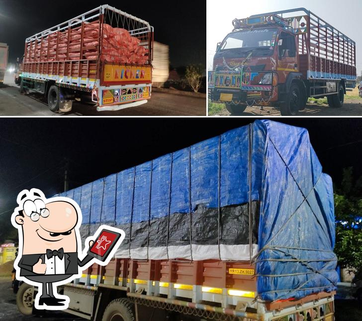 Check out how Jamis cafe looks outside