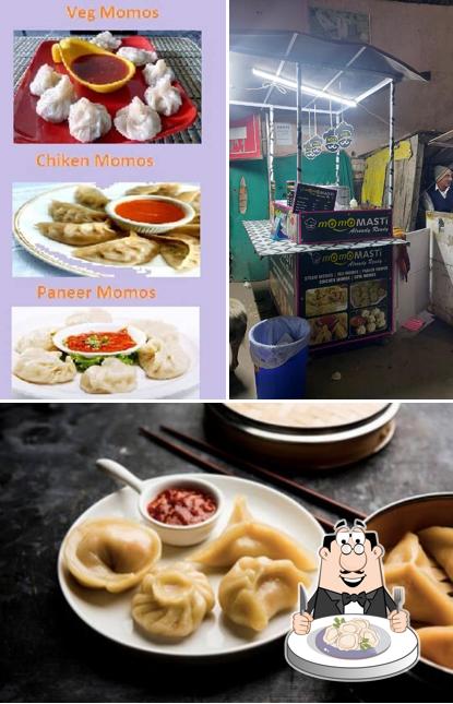 Dumplings at Momo Masti