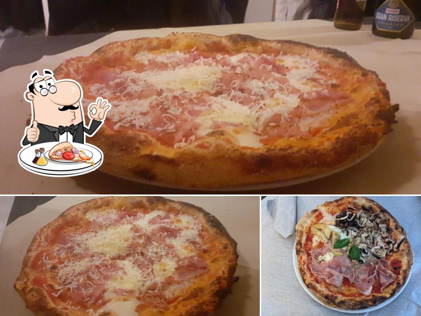 Ordina tra le molte varianti di pizza