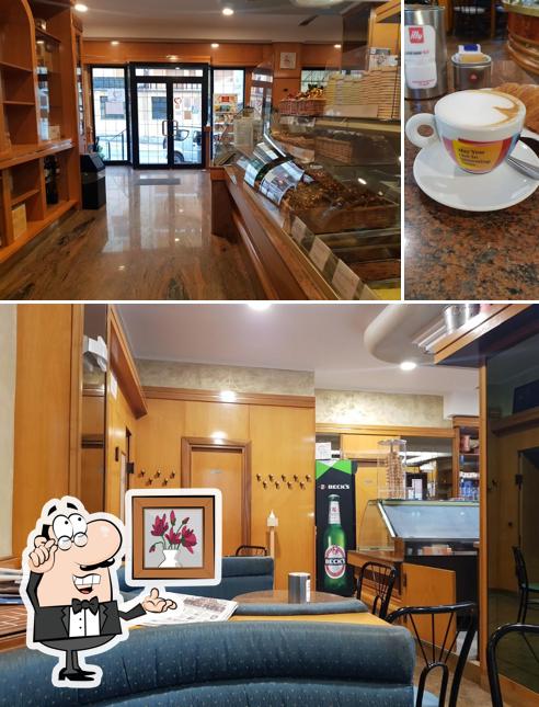 La immagine di interni e cibo da Pasticceria Bar Lanfranco