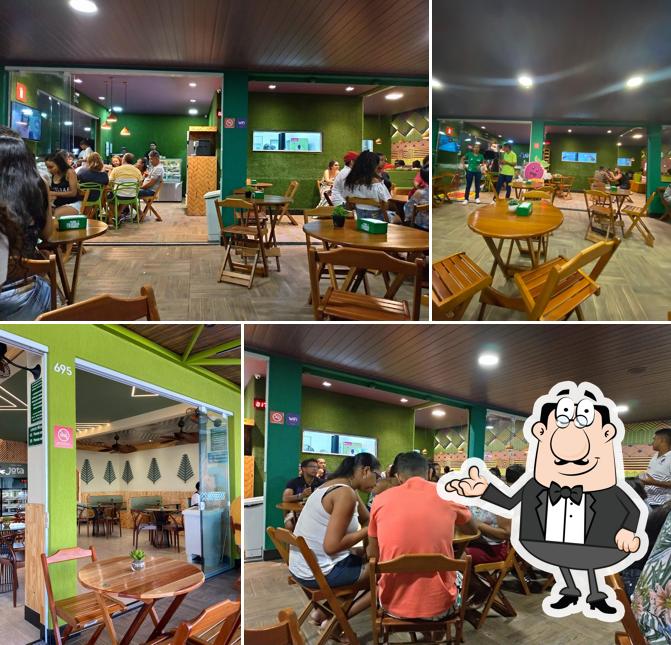 Sente em uma das mesas no Açaí do JOTA • São Domingos