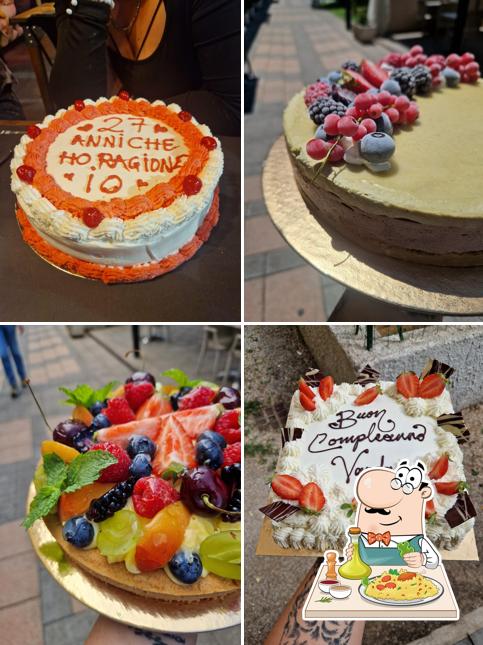 Platti al Bar Pasticceria Vesuvio
