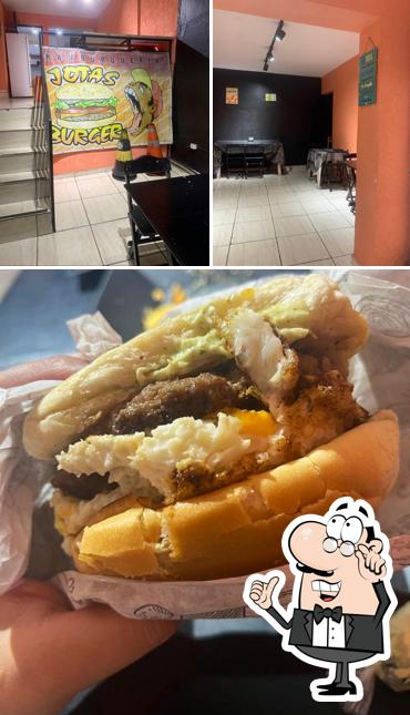 O interior do Jotas Burger