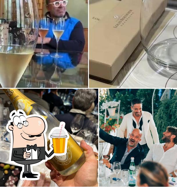 Goditi qualcosa da bere a AT_wines