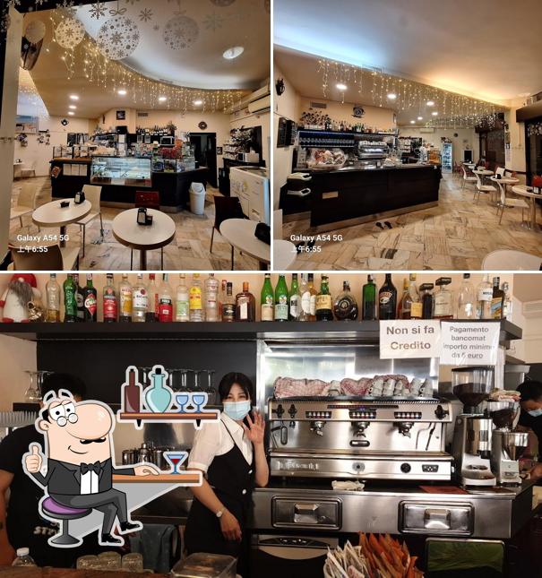 Dai un'occhiata agli interni di bar paso