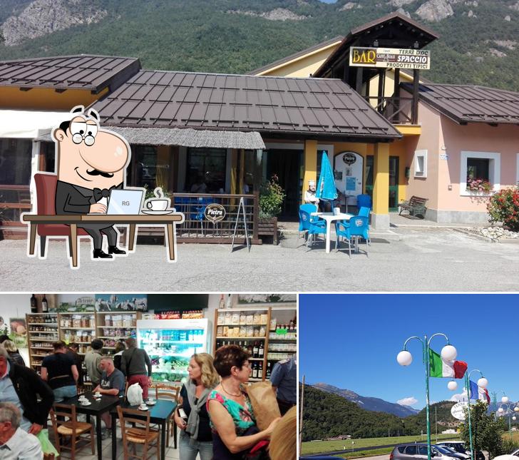 Siediti a un tavolo di I Lauri