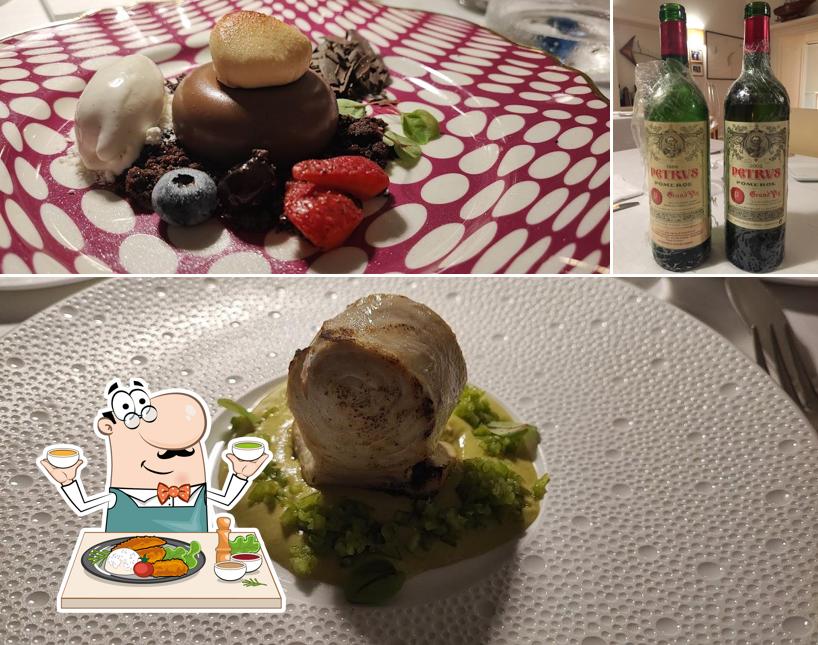 Tra le varie cose da Acqua Pazza si possono trovare la cibo e vino