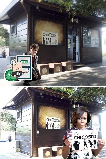 Gli esterni di Chiosco 24h Gli esterni di Chiosco 24h