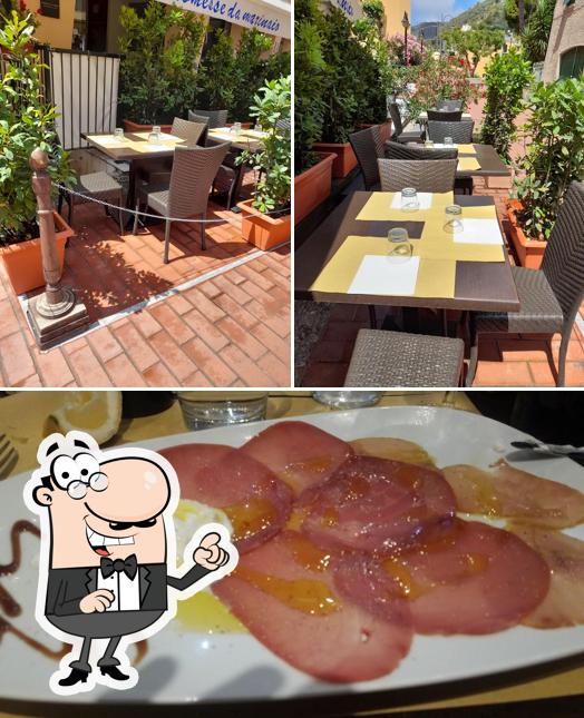 La interni e cibo del ristorante