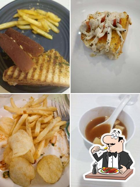 Meals at Octant pizza