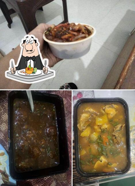 The photo of food and interior at Chinese Hut