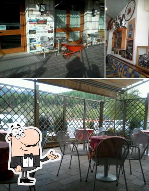 La immagine di interni e cibo da Bar Sirena - Pinè