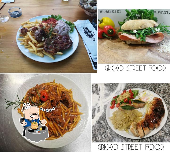 La foto di cibo e interni da Gricko Streetfood
