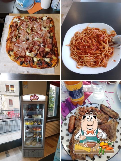 Spaghetti alla bolognese al PARADISE SNACK BAR GELATERIA