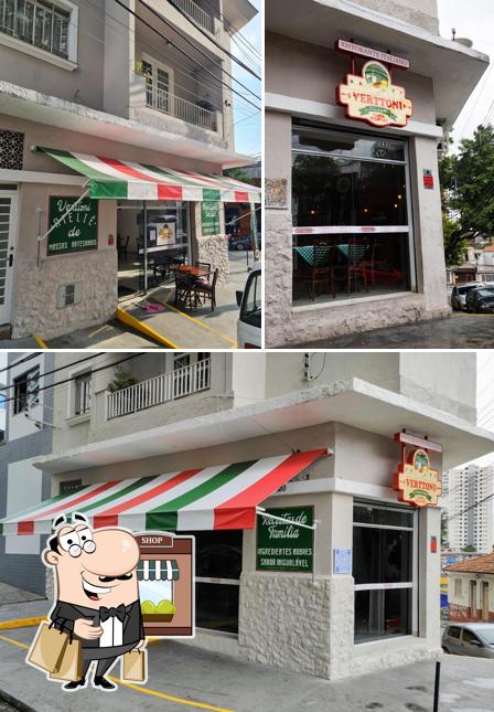 O exterior do Verttoni Restaurante Italiano