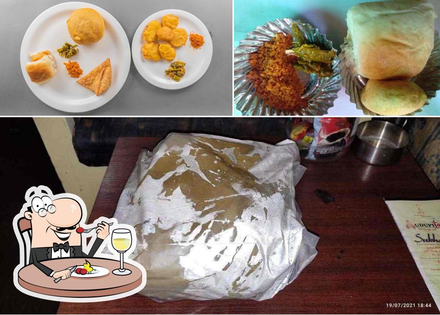 Meals at Krushnai Vada Pav