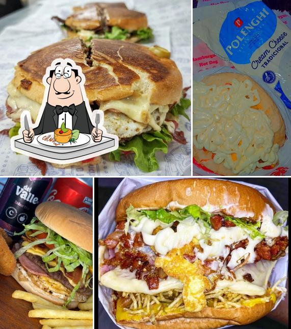 Sanduíche de carne de porco desfiada em Heavens´Dog