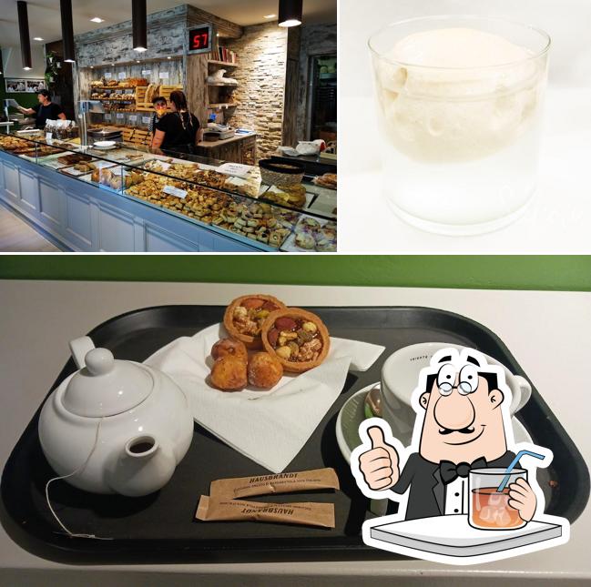 Tra le diverse cose da Il Pane di Maurizio Sarioli si possono trovare la bevanda e nozze