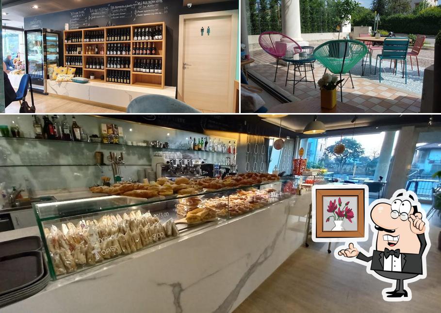 Siediti a un tavolo di Dodo Cafè Pasticceria