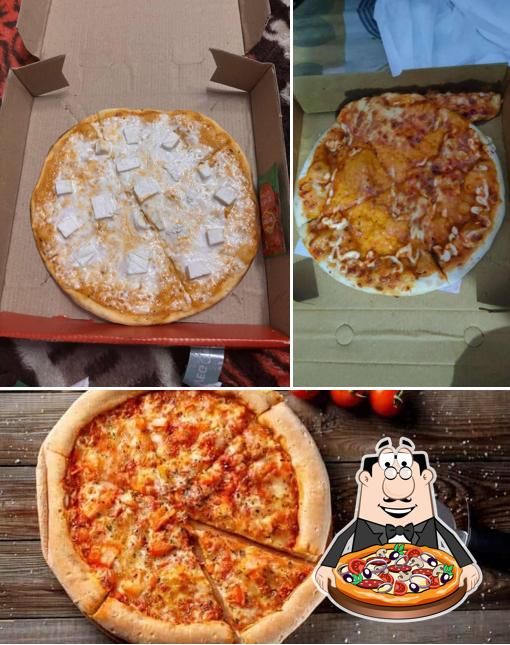 Order pizza at Moye Moye Munchies