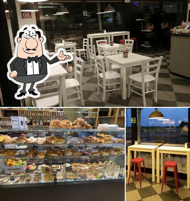 Dai un'occhiata agli interni di Bar Deka