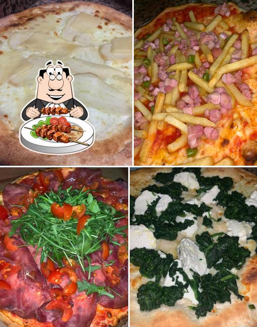 Platti al Pizzeria Ara Lunae