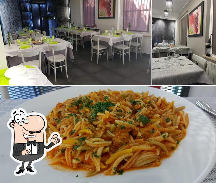 La interni e cibo del ristorante