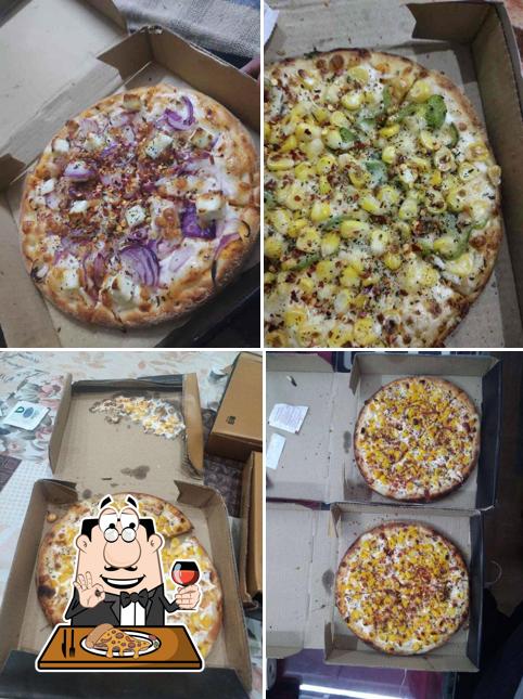 At LA PIZZA, el'horno, you can get pizza