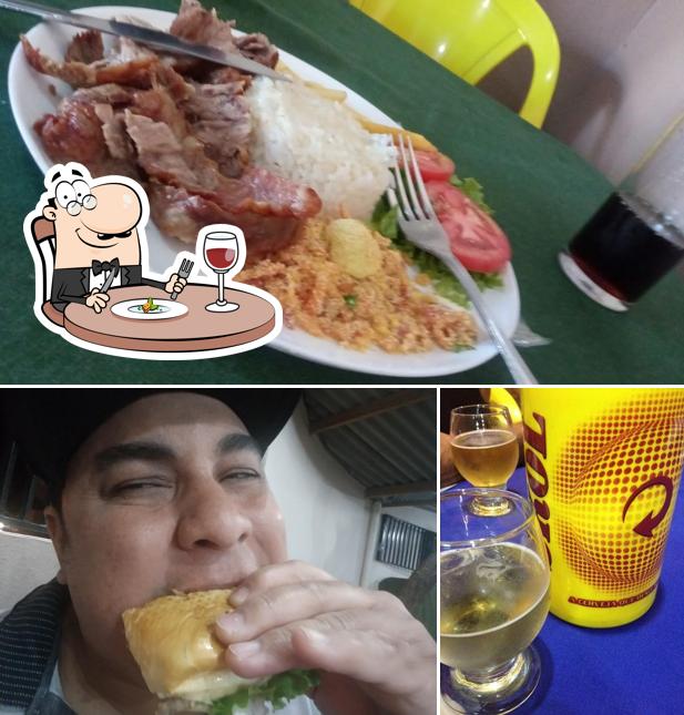 A ilustração a Restaurante Macaúba - Choperia, Pizzaria e Marmitaria’s comida e bebida