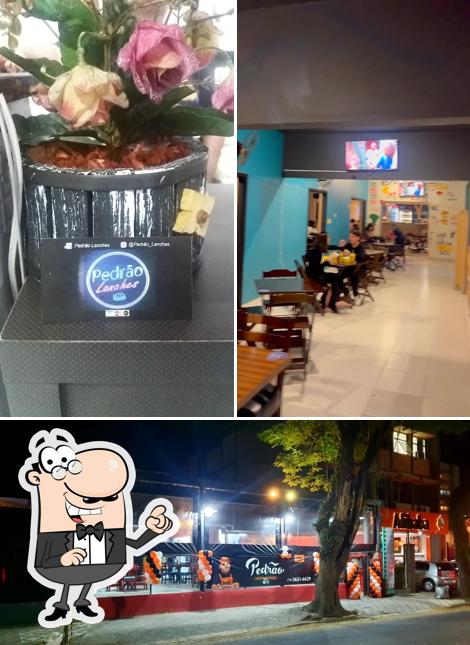 O interior do Pedrão Burguers e bar