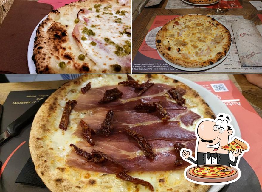 Scegli tra le svariate varianti di pizza
