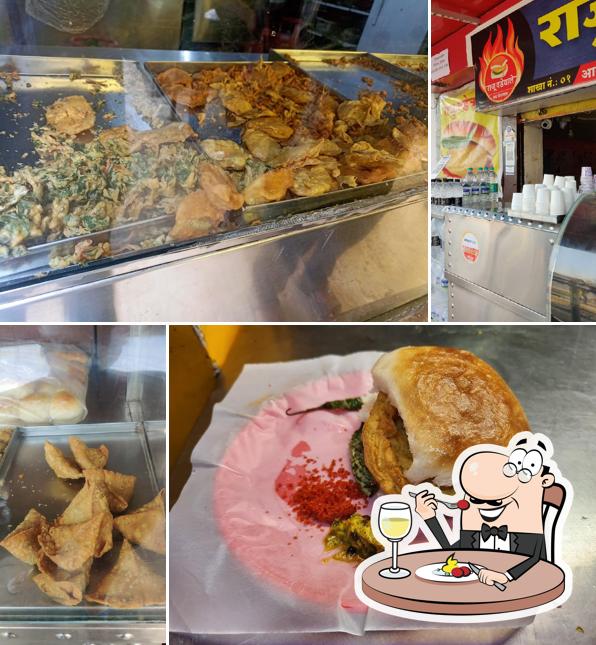 Food at Raju Wadewale