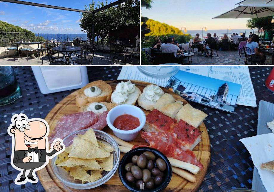 La foto di interni e cibo da Cafè Ariel