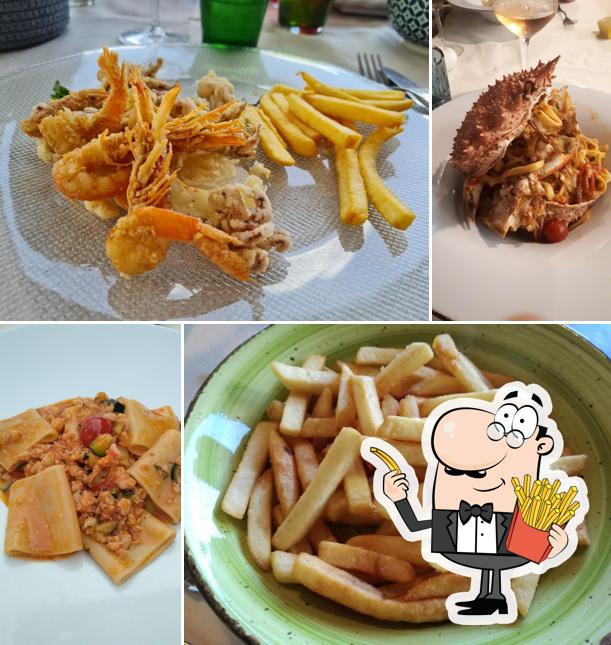 Ordina un piatto di chips a Basilico fresco ristorante