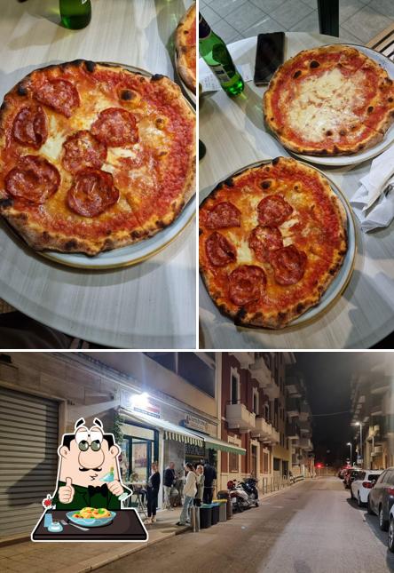 Pizzeria - Tavola calda da Gennaro si caratterizza per la cibo e esterno