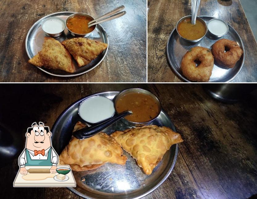 Samosa at Hotel Manjunath