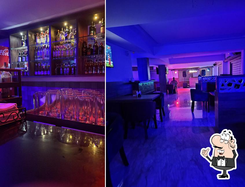 The interior of Kings Bar